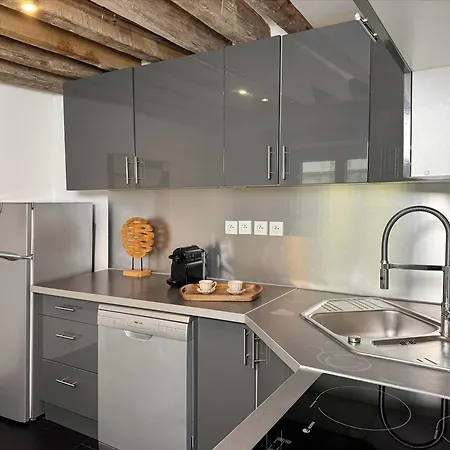 Apartment Unique Authentic In Le Marais