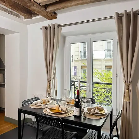 Apartment Unique Authentic In Le Marais